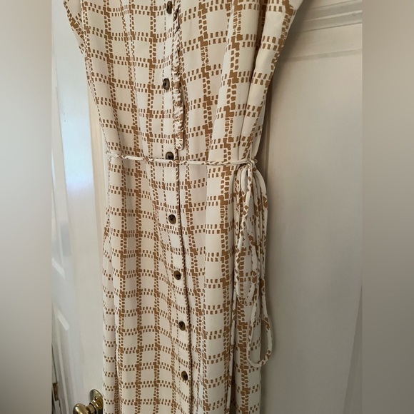 Ann Taylor Belted Dress - Picture 4 of 9